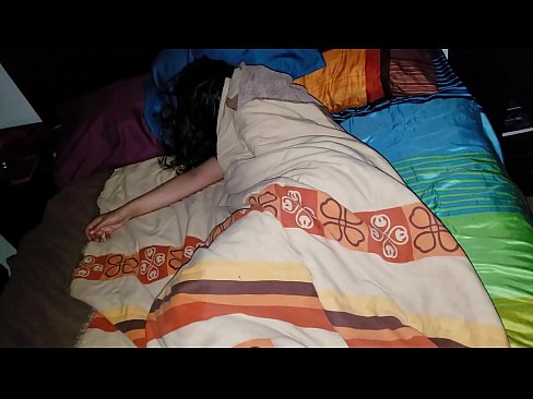 ❤️ Stepson mắng mẹ kế trẻ của mình trong khi bà ngủ. Video qua đường hậu môn  ở% vi.np64.ru%